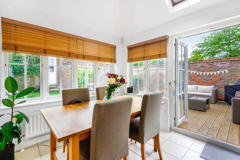 3 Hopkin Close, Guildford, GU2 9LS