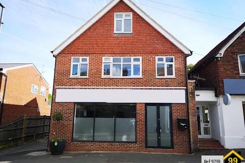 2 bedroom flat to rent, Wey Hill, Haslemere, Surrey, GU27