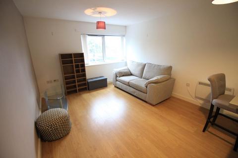 2 bedroom apartment to rent, Madison Court, Salford Quays