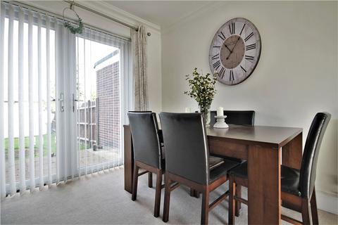 40 Applegarth Avenue, Guildford, GU2 8LY