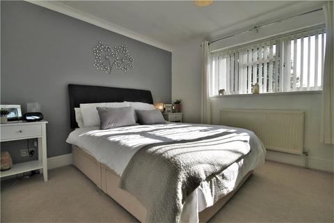 40 Applegarth Avenue, Guildford, GU2 8LY