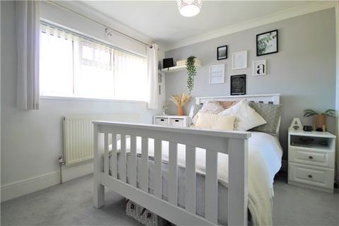 40 Applegarth Avenue, Guildford, GU2 8LY