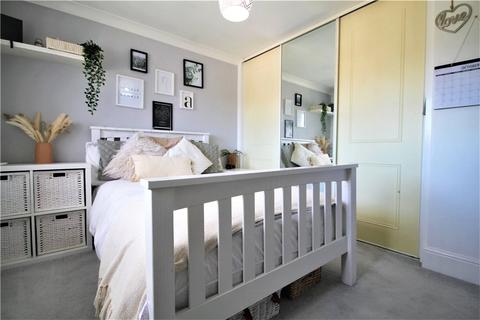 40 Applegarth Avenue, Guildford, GU2 8LY