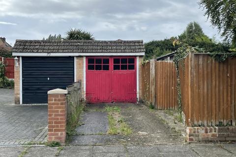 18 Cadnam Close, Rochester, ME2 3TS