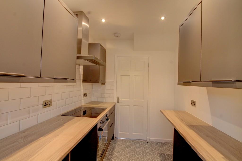 Brownhill Road, Dundee 2 bed semidetached house £800 pcm (£185 pw)
