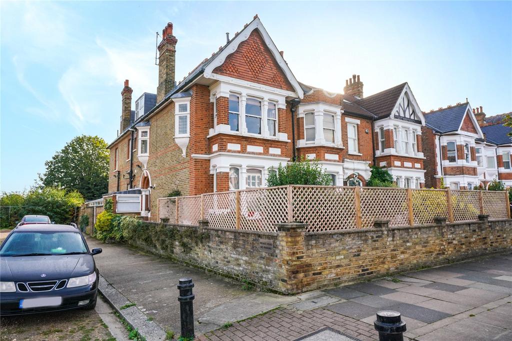 Twyford Avenue, London, W3 3 bed apartment for sale £599,999