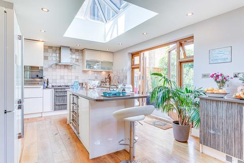 5 bedroom semi-detached house for sale - Woodland Rise, Muswell Hill N10