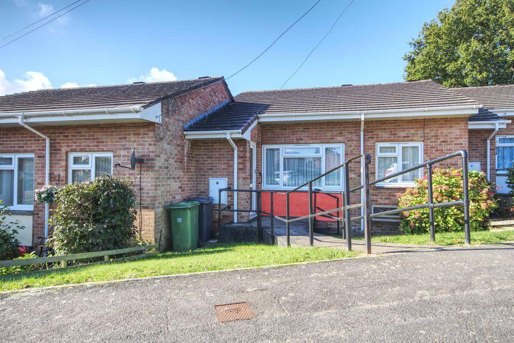 Yellaford Way, Bickington, Barnstaple EX31 2LF 2 bed terraced bungalow