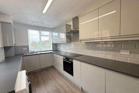2 bedroom flat to rent, Beddington Gardens, Wallington