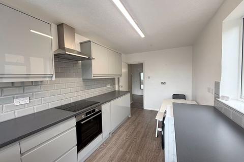 2 bedroom flat to rent, Beddington Gardens, Wallington