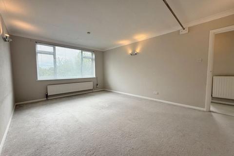 2 bedroom flat to rent, Beddington Gardens, Wallington