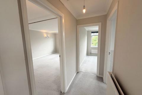 2 bedroom flat to rent, Beddington Gardens, Wallington