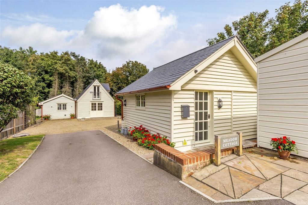School Lane, Higham, Kent, ME3 3 bed detached house £675,000