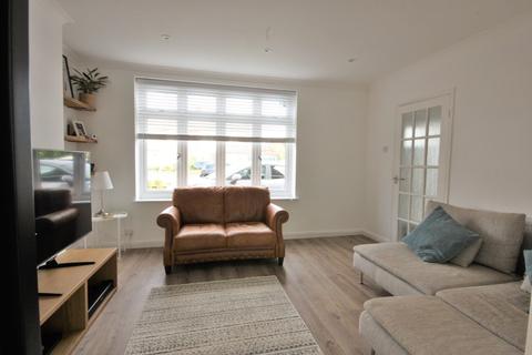 27 Queenswood Avenue, Hutton, Brentwood, CM13 1HU
