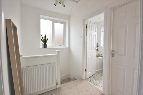 27 Queenswood Avenue, Hutton, Brentwood, CM13 1HU