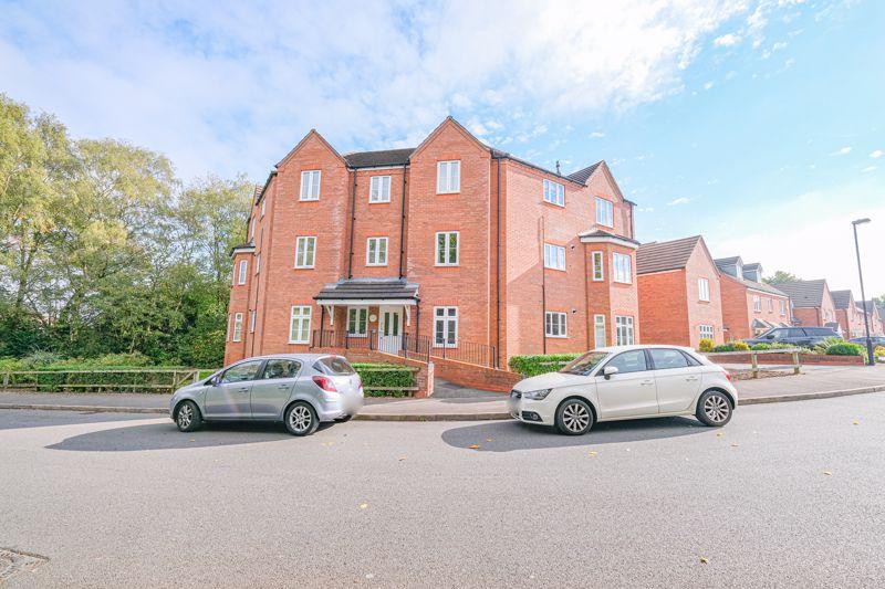 Royal Meadow Way, Streetly, Sutton Coldfield, B74 2FE 2 bed apartment