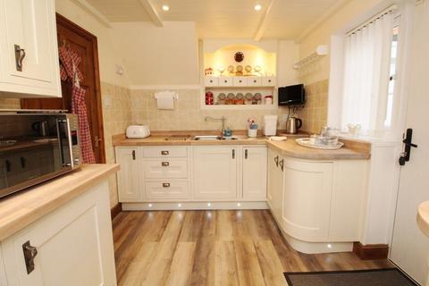 38 Fallowfield Road, Walsall, WS5 3DH