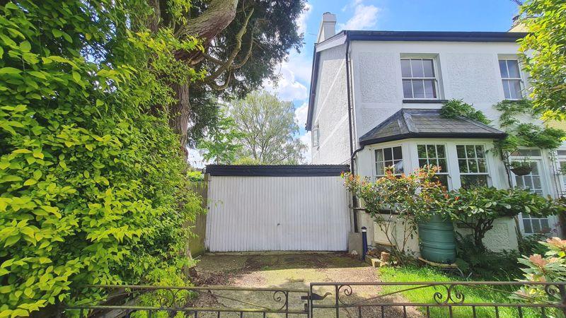 4 bedroom house for sale in Tadworth