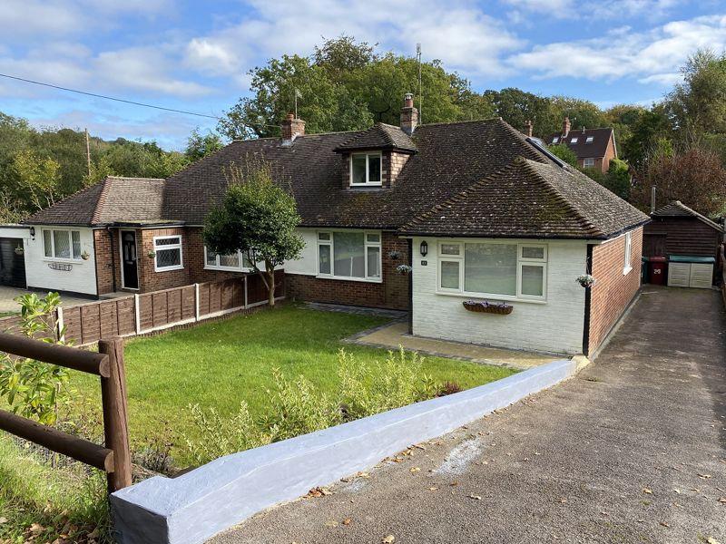 Hammer Lane, Haslemere 5 bed semidetached bungalow £2,000 pcm (£462 pw)