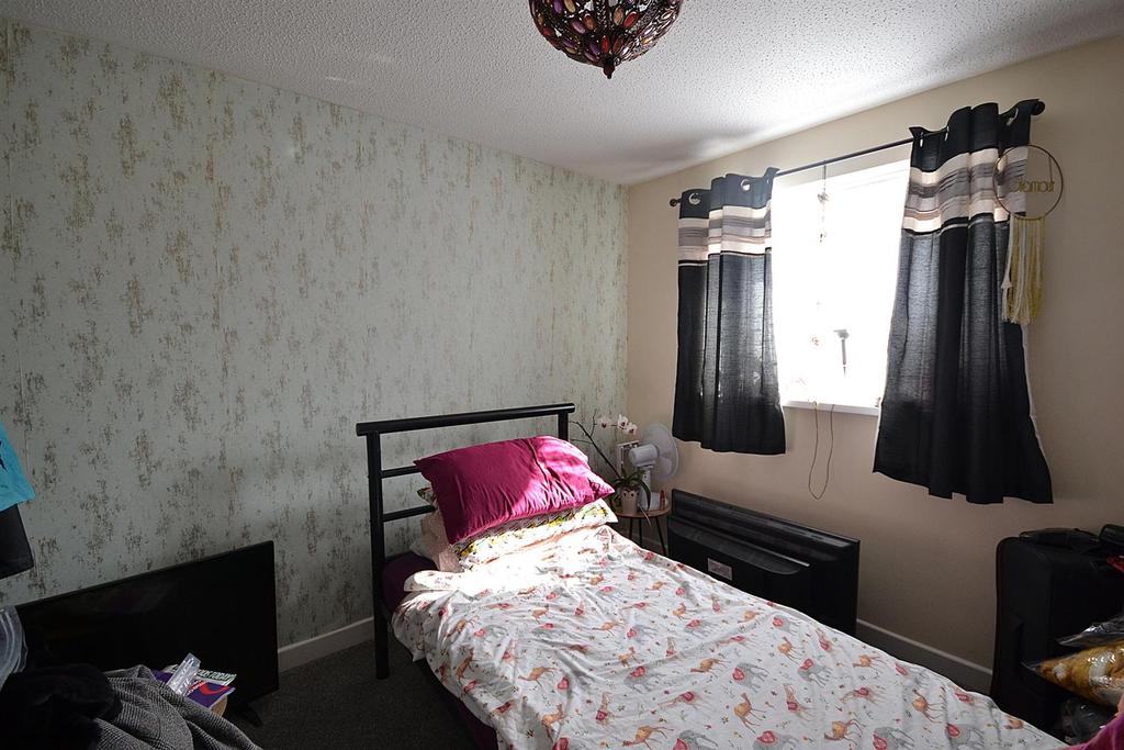Bedroom 1.jpg