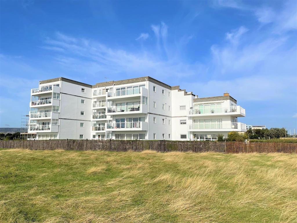 Royal Parade, Eastbourne 2 bed flat £310,000