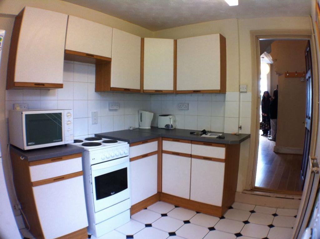 JEUNE STREET (EAST OXFORD) 5 bed house £3,013 pcm (£695 pw)