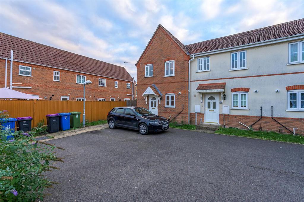 Thomas Middlecott Drive, Kirton, Boston 2 bed end of terrace house £