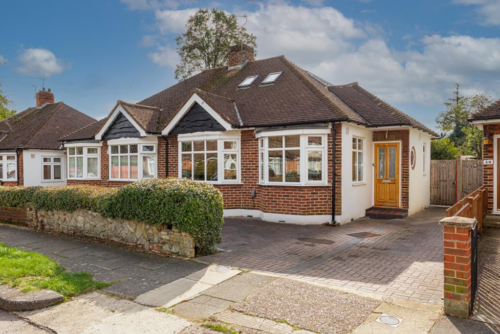 Kendor Avenue, Epsom 3 bed semidetached house £650,000