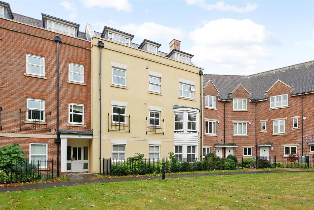 St. Agnes Place, Chichester 2 bed apartment £330,000