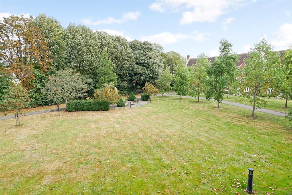 St. Agnes Place, Chichester 2 bed apartment £330,000