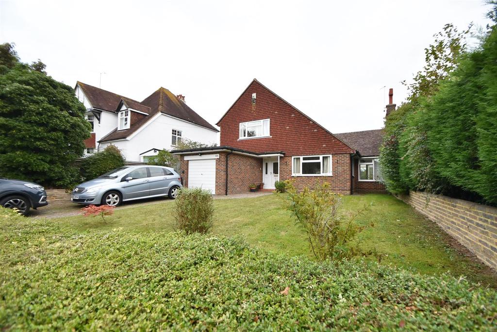 Knebworth Road, BexhillOnSea 2 bed house £1,500 pcm (£346 pw)