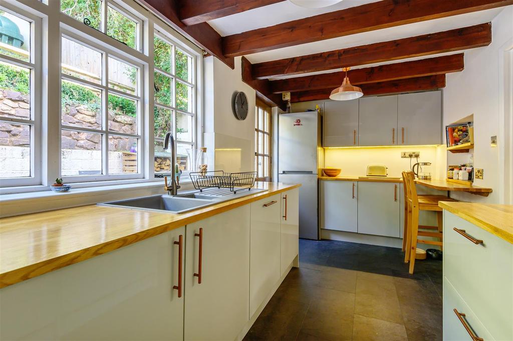Clapham, Exeter 3 bed terraced house £330,000