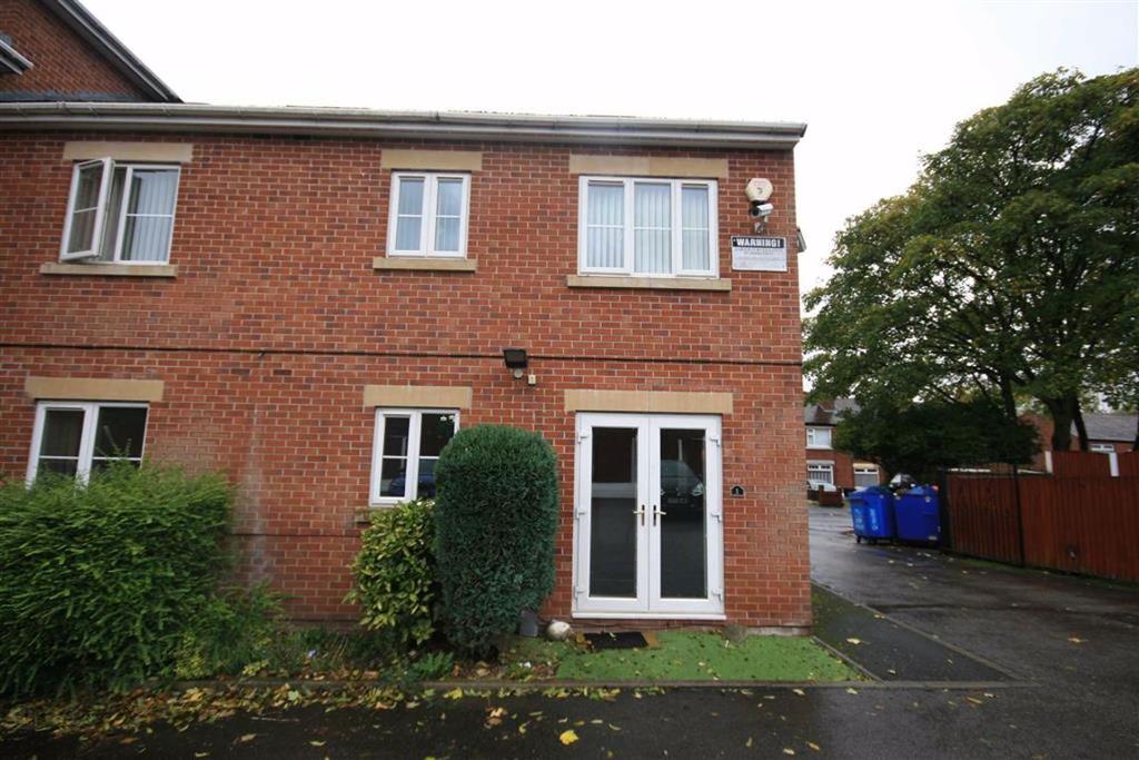 Newton Court, Markham Street, Hyde 1 bed flat £550 pcm (£127 pw)