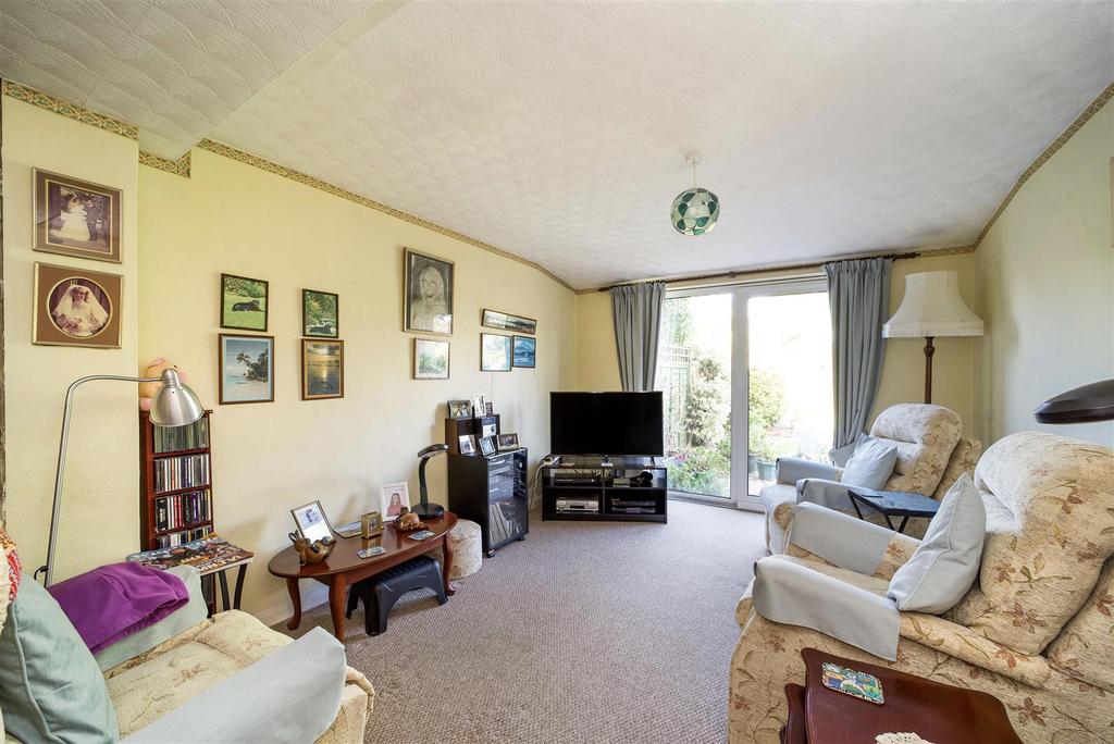 Ashfield Road, Andover 3 bed semidetached house £375,000