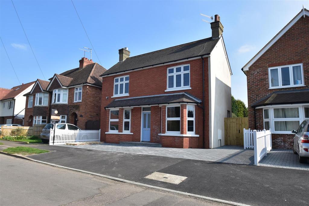 Parkhurst Road, Horley 3 bed house £625,000