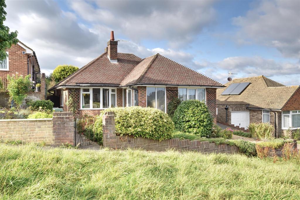 Chichester Close, BexhillOnSea 2 bed detached bungalow £375,000