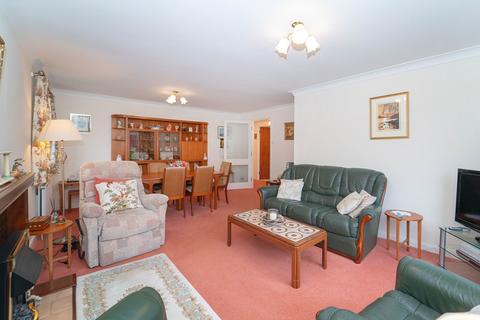 9 Macrosty Gardens, Crieff, PH7 4LP