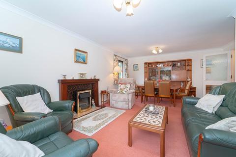 9 Macrosty Gardens, Crieff, PH7 4LP