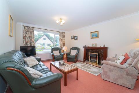9 Macrosty Gardens, Crieff, PH7 4LP