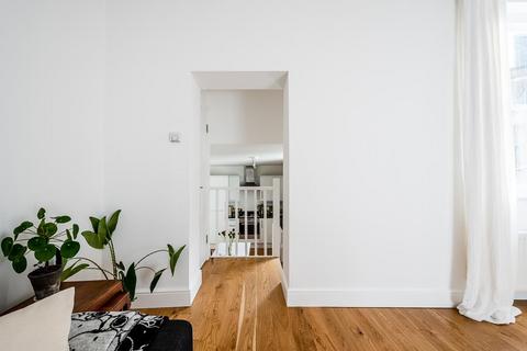 1 bedroom apartment to rent, Columbia Road , Shoreditch, E2