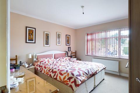 1 Welley Avenue, Wraysbury, Staines-upon-thames, TW19 5HE