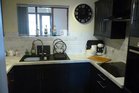 2 bedroom flat for sale - PRIORY COURT, GLASSHOUSE HILL, OLDSWINFORD DY8
