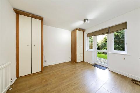 17 Roseleigh Close, Twickenham, TW1 2JT