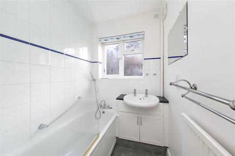 17 Roseleigh Close, Twickenham, TW1 2JT