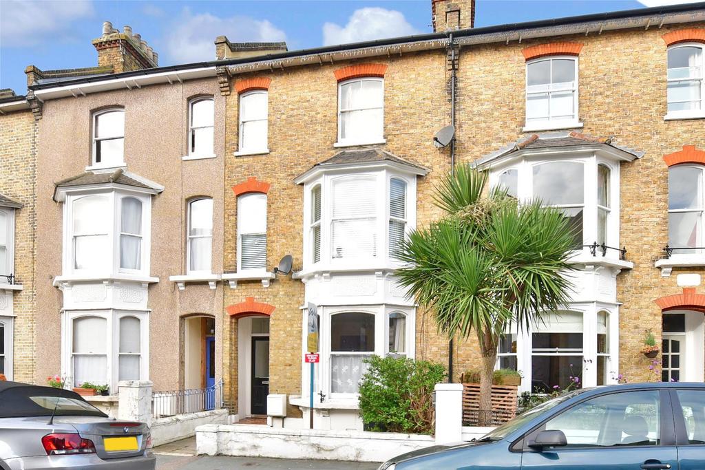 Cavendish Road, Herne Bay, Kent 2 bed ground floor flat £200,000