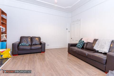 undefined, Liverpool L18