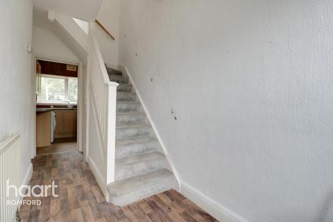 6 Weald Way, Romford, RM7 9PD