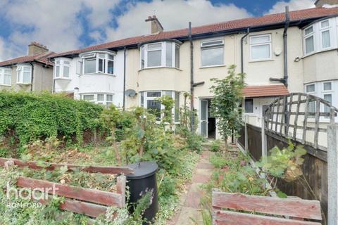 6 Weald Way, Romford, RM7 9PD