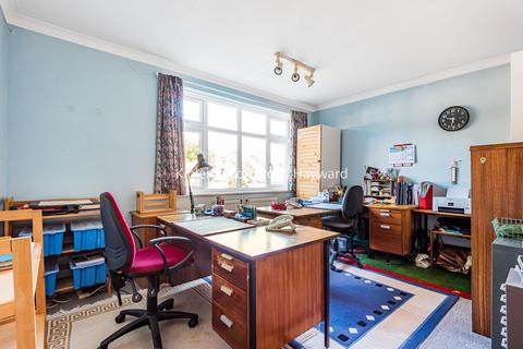 83 Copse Avenue, West Wickham, BR4 9NW