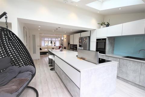 30 Epping Close, Romford, RM7 8BH